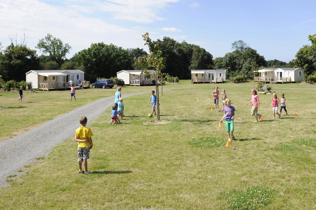 Camping Rcn La Ferme Du Latois Coëx Екстериор снимка